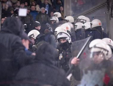 Φωτό: Αγρια επεισόδια στο «Γ. Καραϊσκάκης» με τους οπαδούς της Ντιναμό!